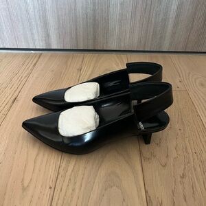 Pierre Hardy black leather pointy kitten slingback